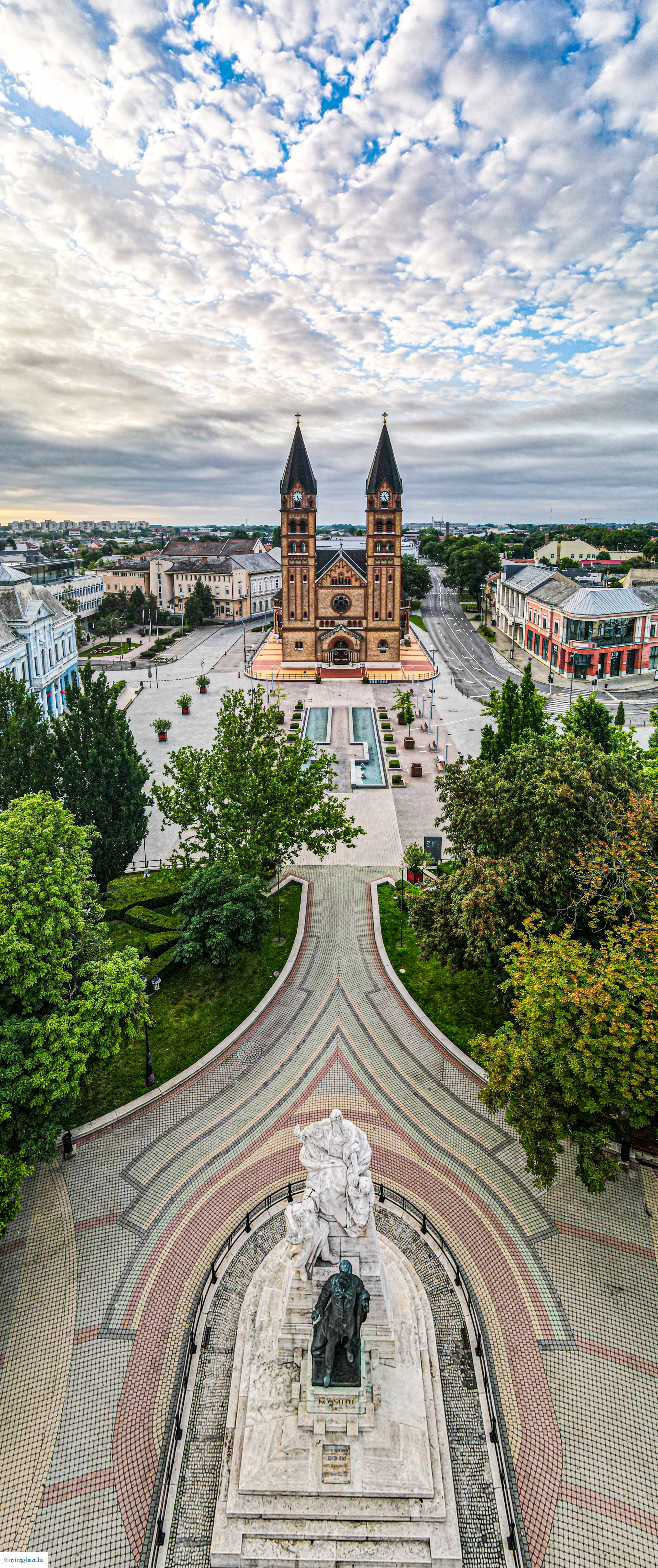 Csodálatos hajnali fényekre ébredt ma reggel Nyíregyháza 