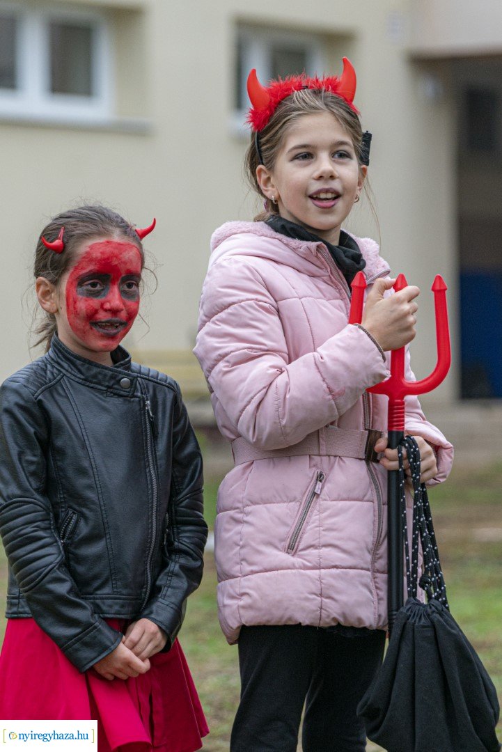 "Csokit vagy csalunk!" - Halloween-i felvonulás Oroson