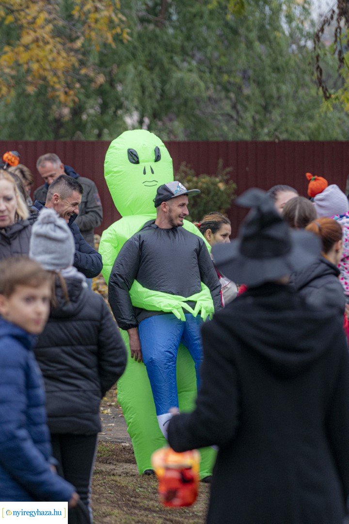 "Csokit vagy csalunk!" - Halloween-i felvonulás Oroson