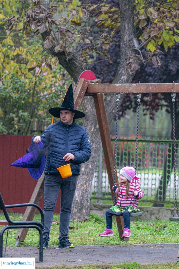 "Csokit vagy csalunk!" - Halloween-i felvonulás Oroson