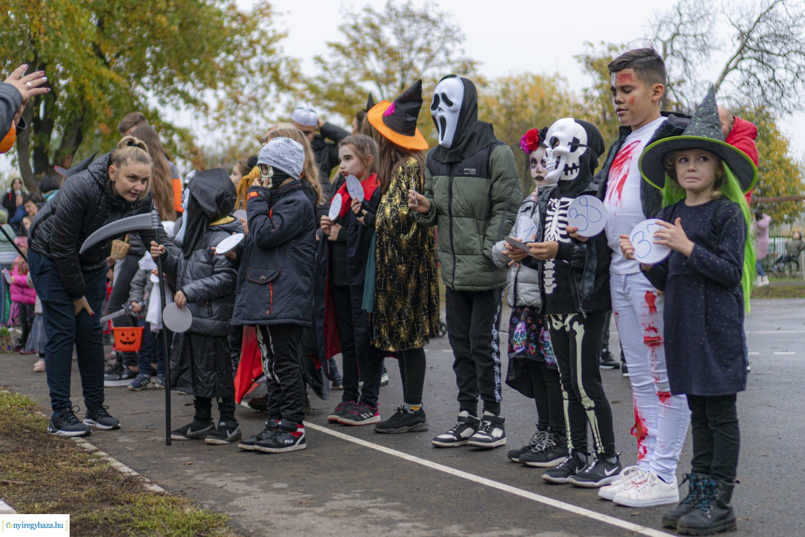 "Csokit vagy csalunk!" - Halloween-i felvonulás Oroson