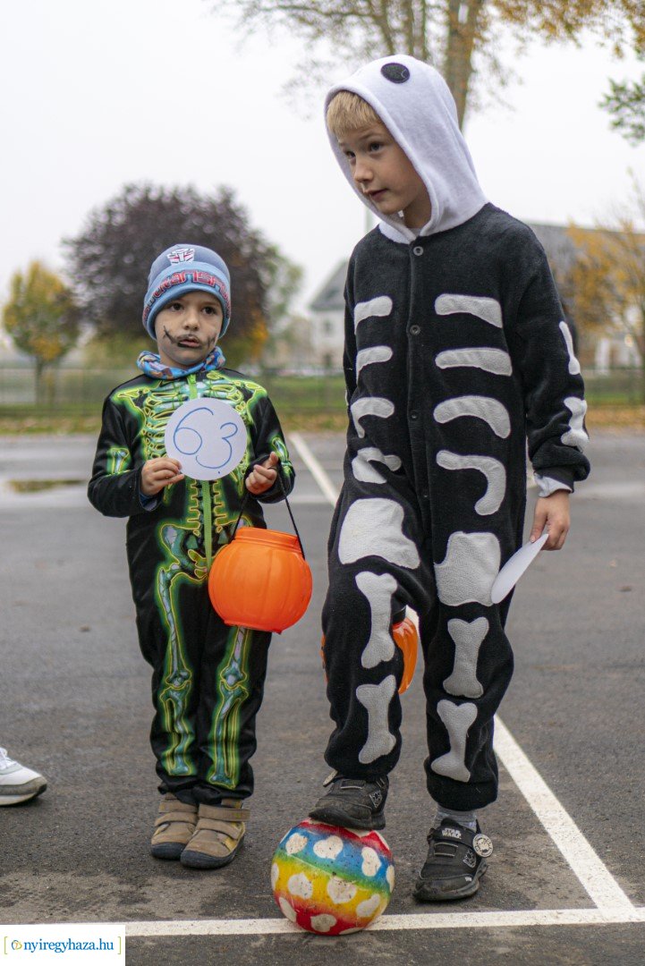 "Csokit vagy csalunk!" - Halloween-i felvonulás Oroson