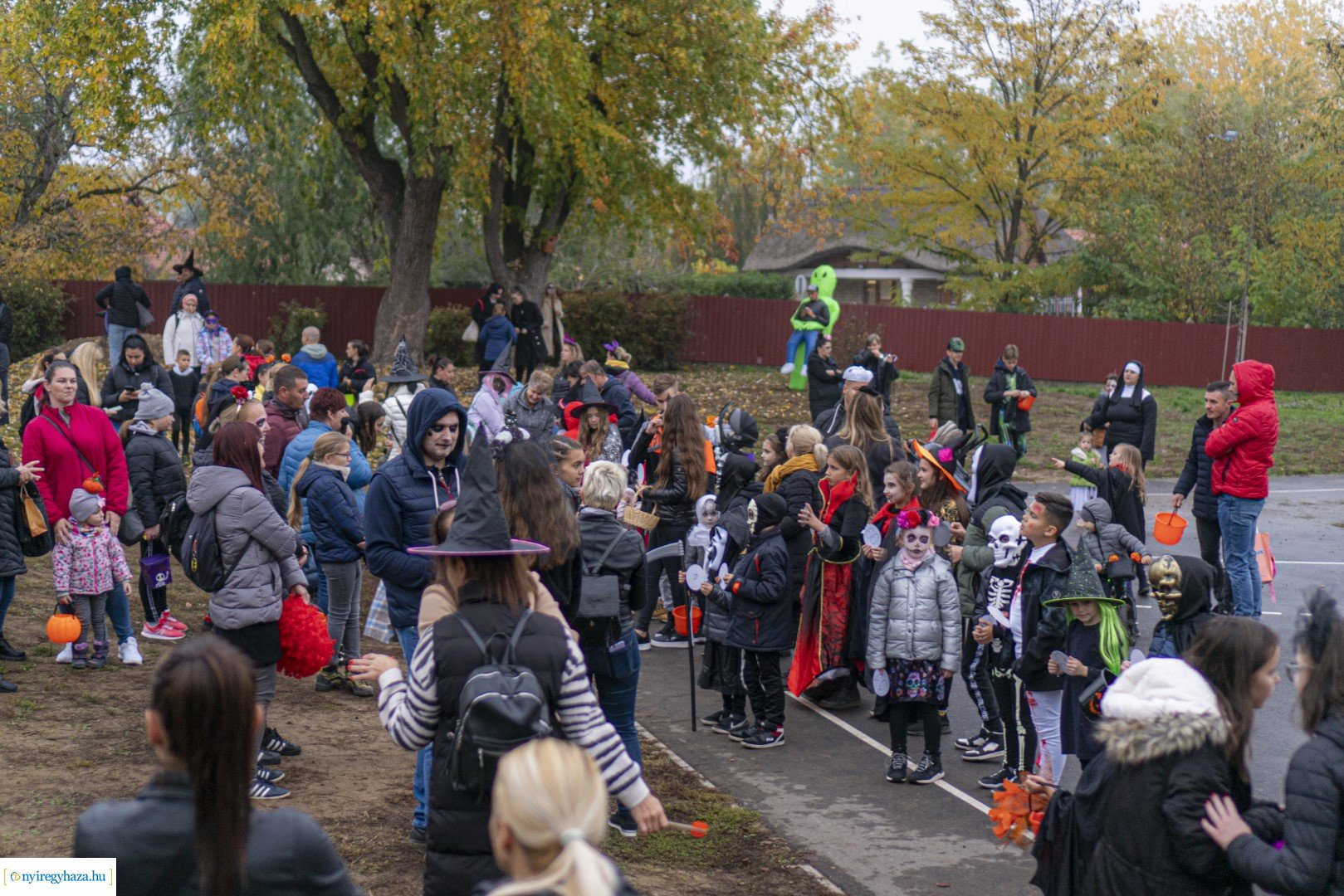 "Csokit vagy csalunk!" - Halloween-i felvonulás Oroson