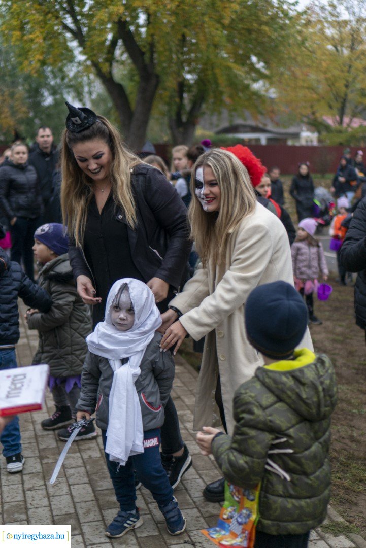 "Csokit vagy csalunk!" - Halloween-i felvonulás Oroson