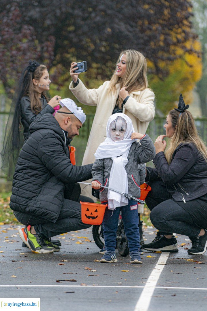"Csokit vagy csalunk!" - Halloween-i felvonulás Oroson