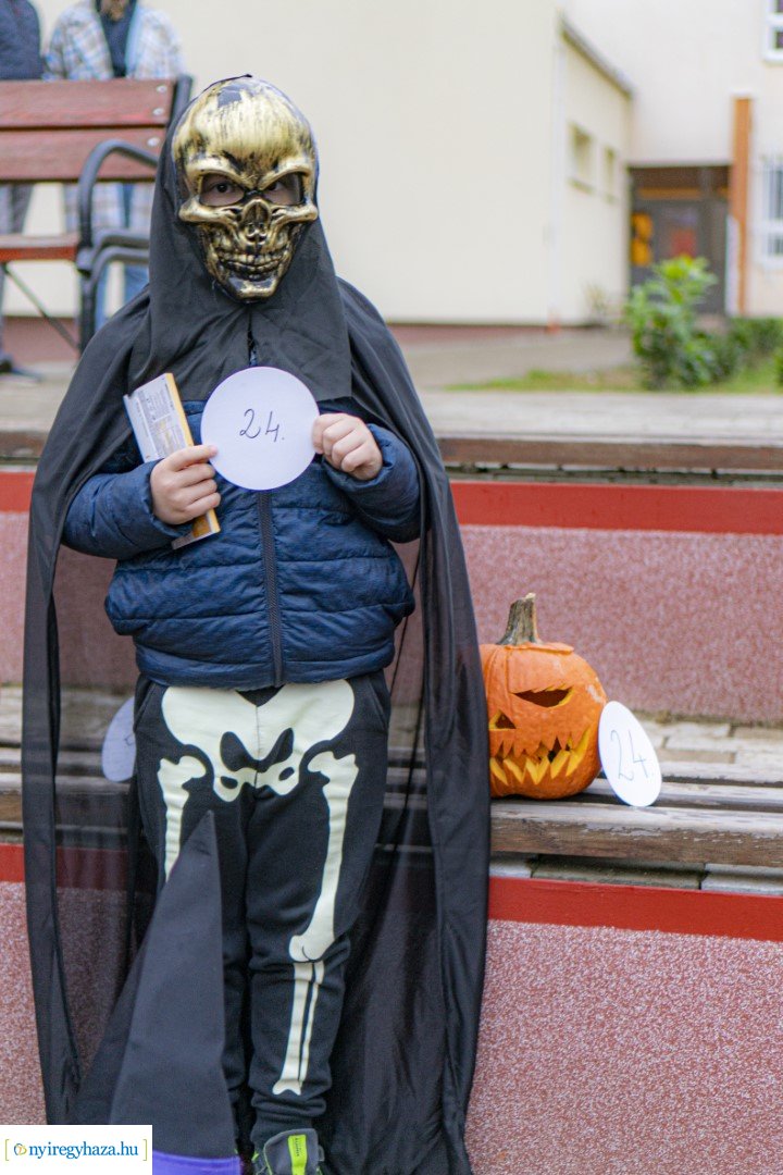 "Csokit vagy csalunk!" - Halloween-i felvonulás Oroson