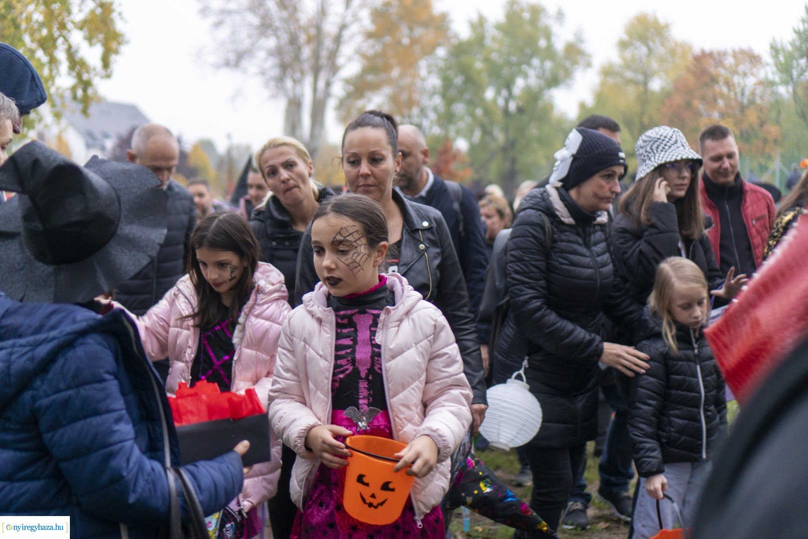 "Csokit vagy csalunk!" - Halloween-i felvonulás Oroson