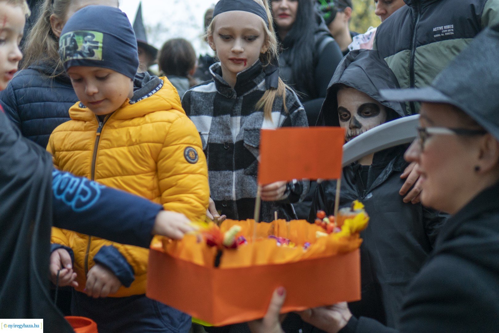 "Csokit vagy csalunk!" - Halloween-i felvonulás Oroson