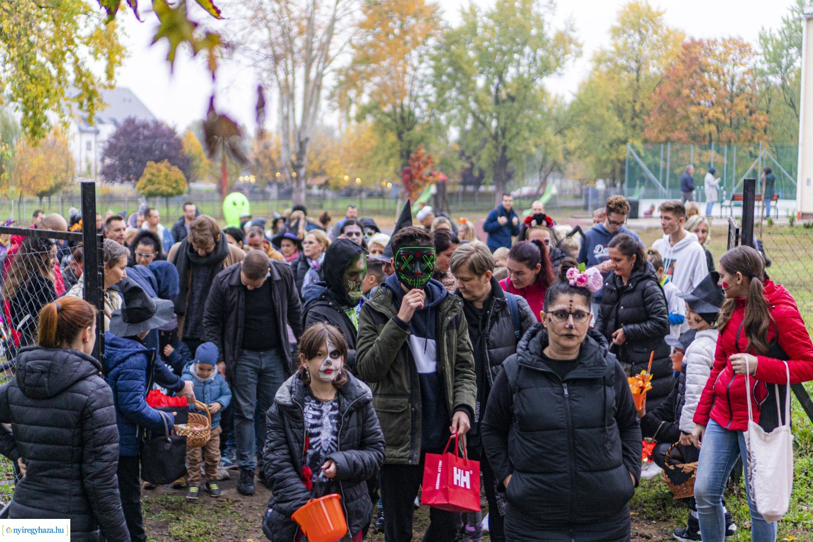 "Csokit vagy csalunk!" - Halloween-i felvonulás Oroson