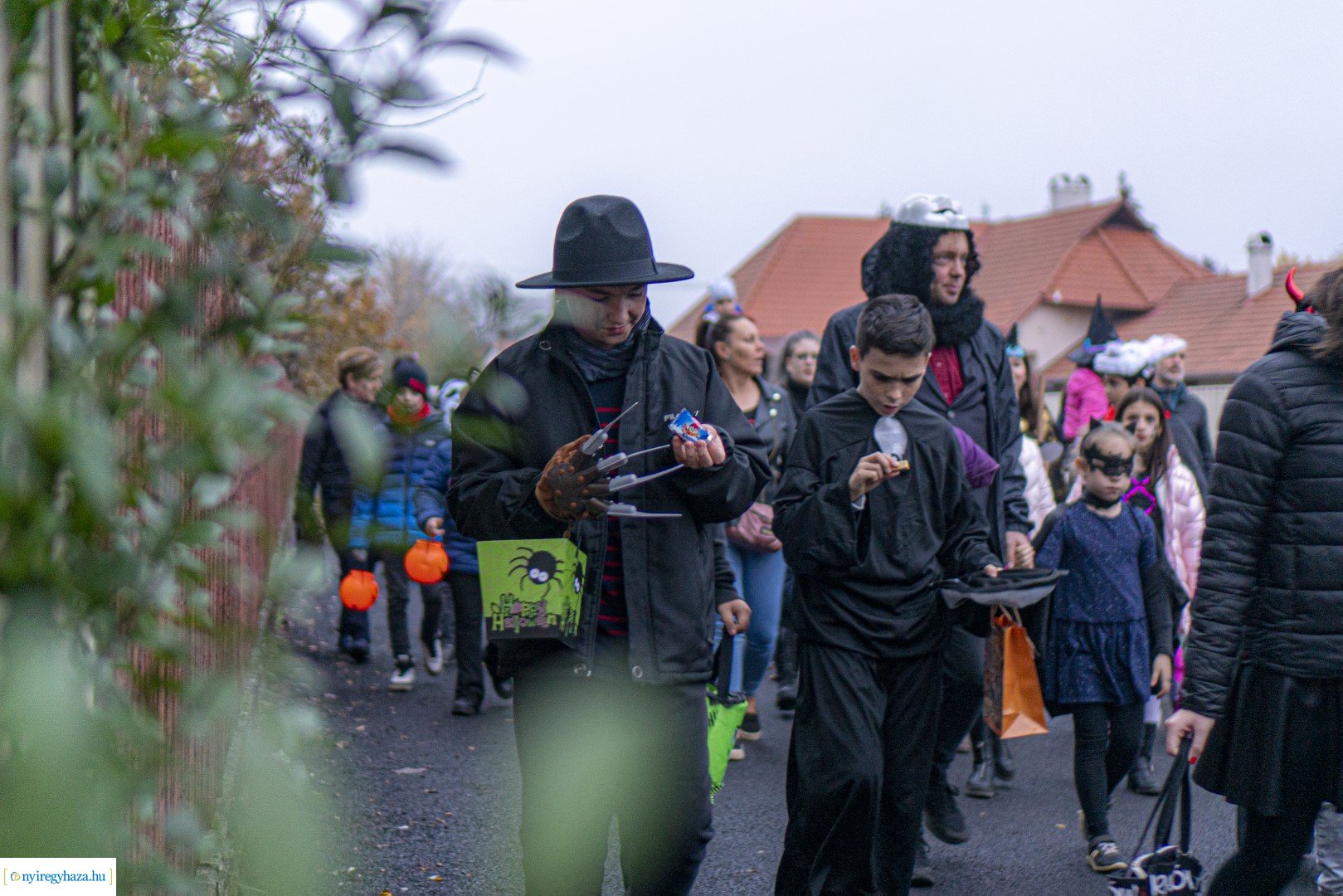 "Csokit vagy csalunk!" - Halloween-i felvonulás Oroson