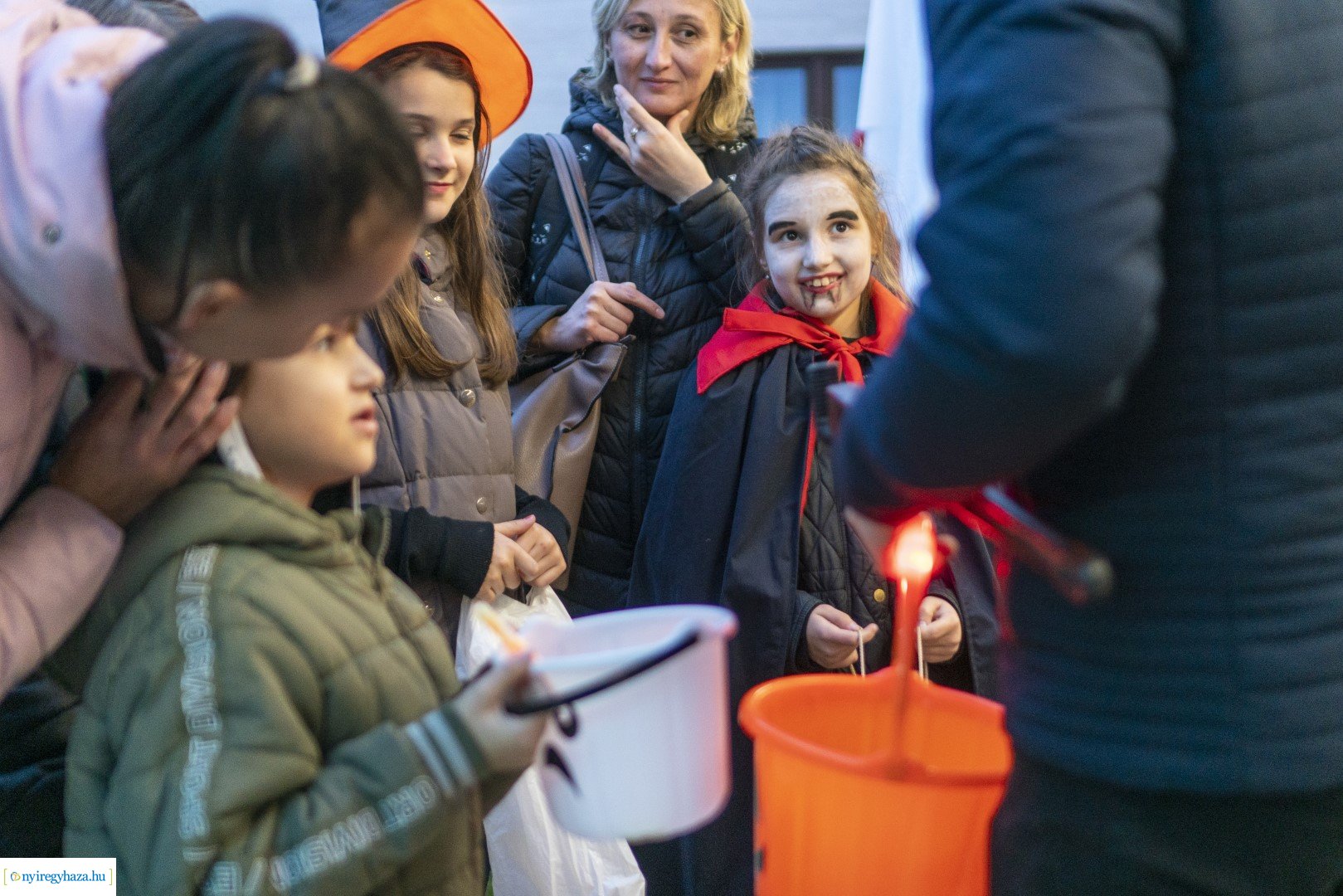 "Csokit vagy csalunk!" - Halloween-i felvonulás Oroson