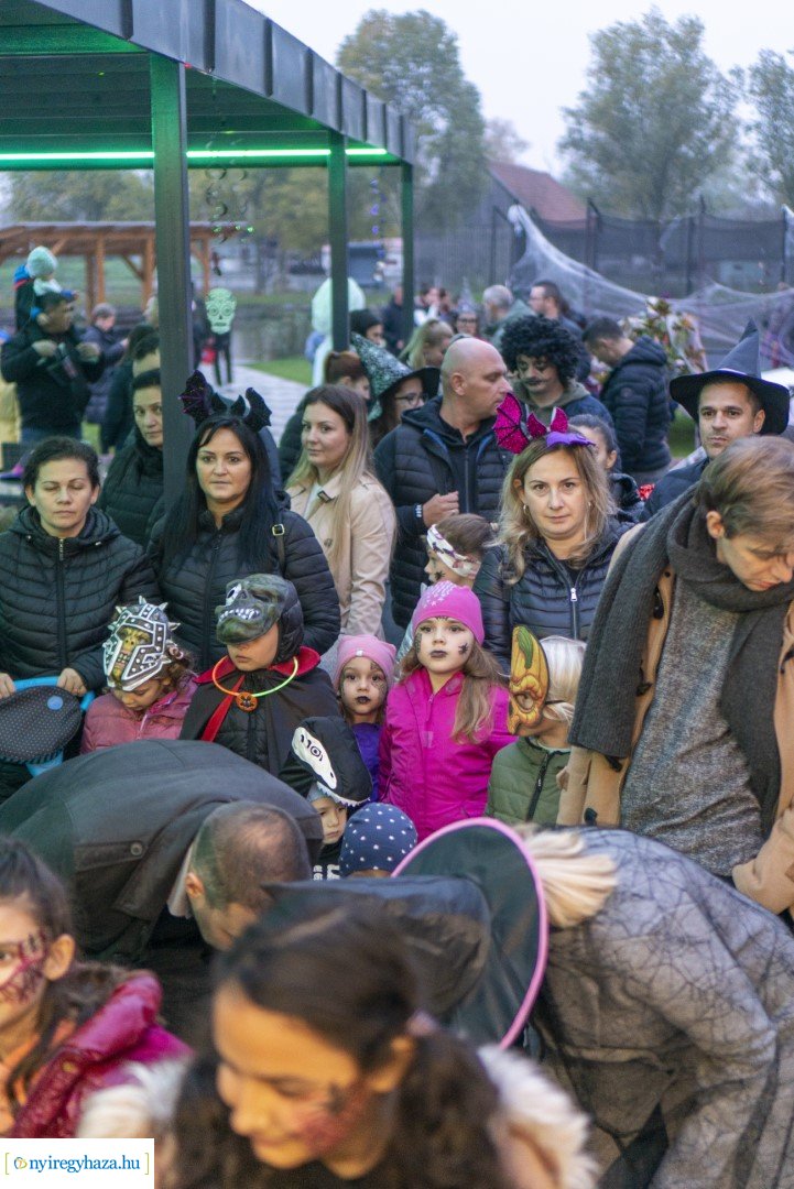"Csokit vagy csalunk!" - Halloween-i felvonulás Oroson