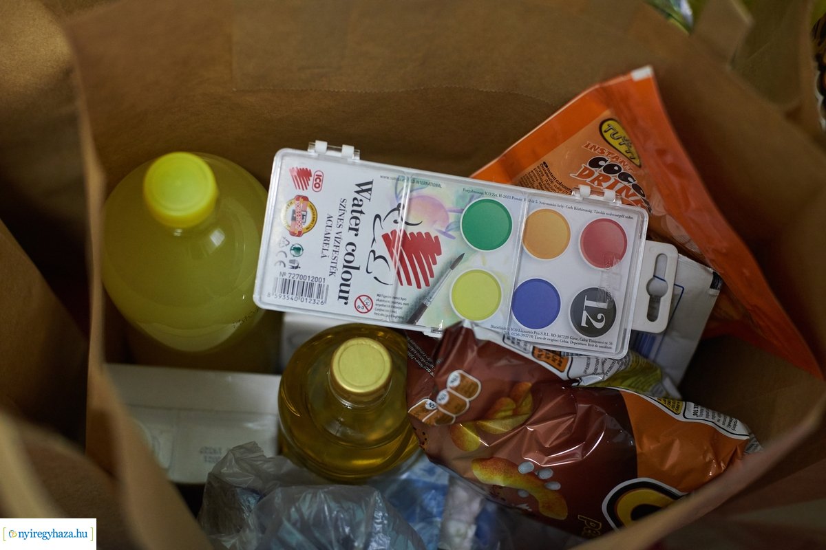 Csomagosztás a Jósavárosban 200430