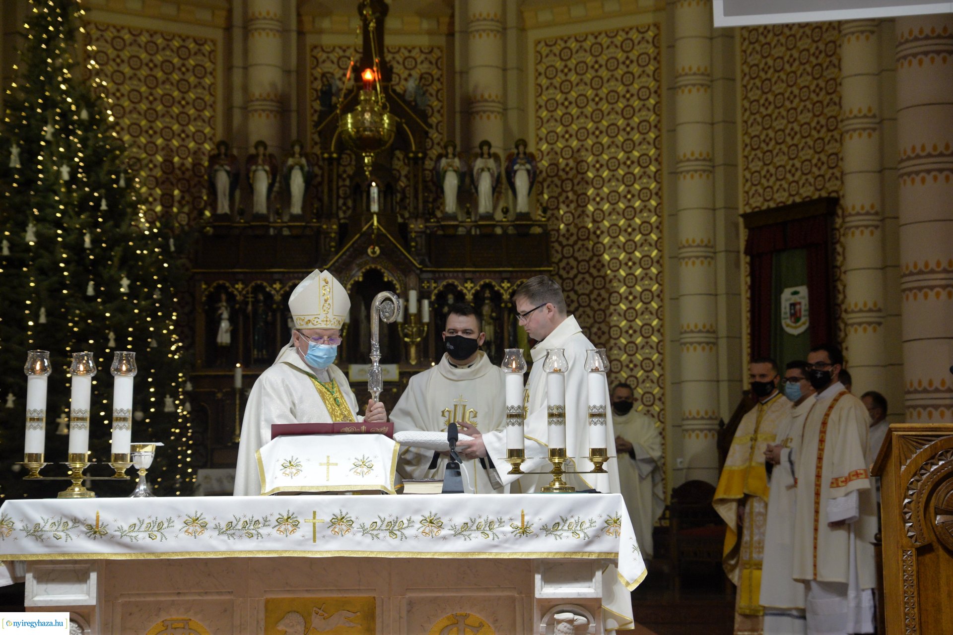 Csordás Gábor plébános beiktatása 