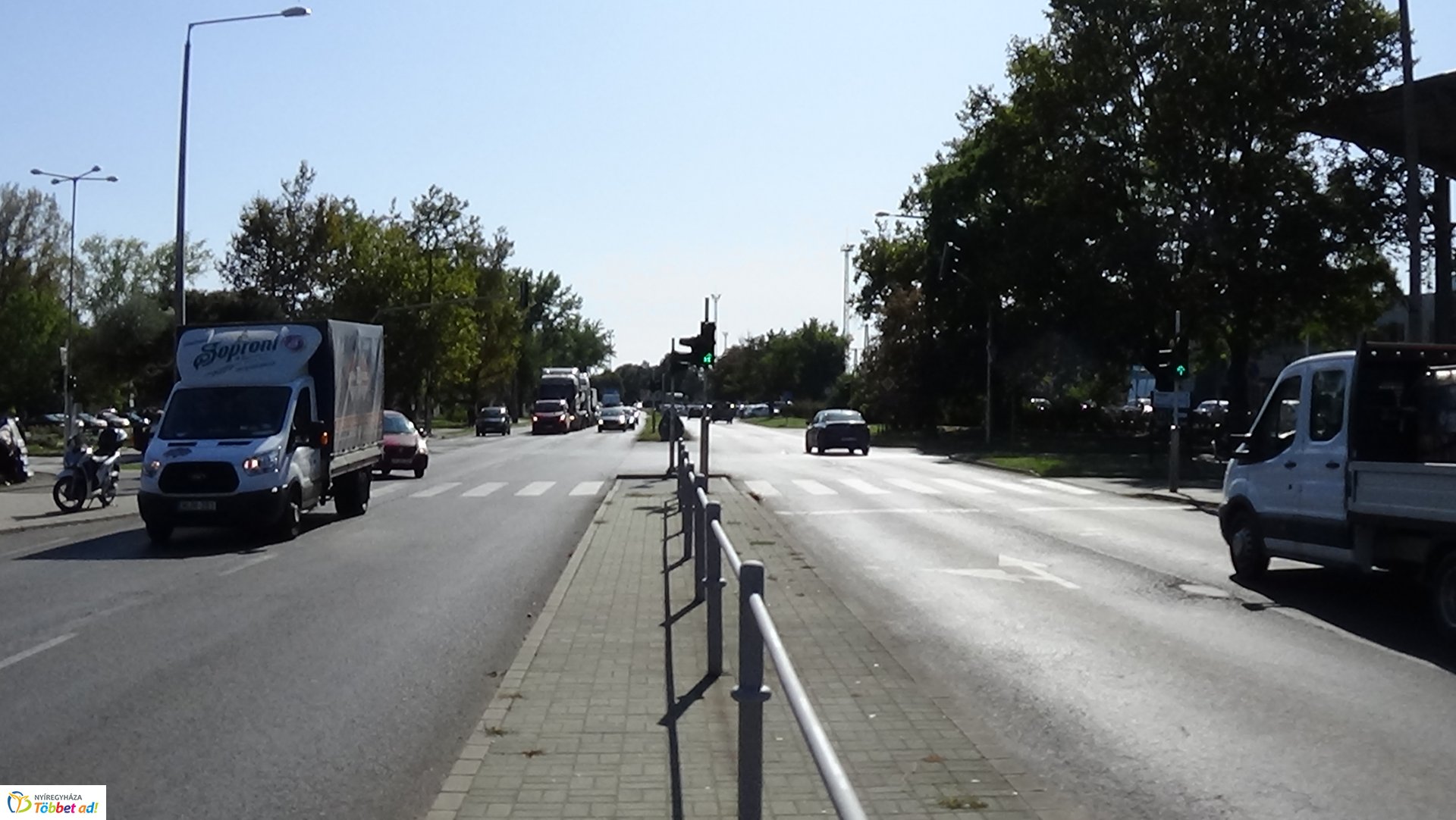 Csőtörés okozott gondozott hétfőn a Vasgyár utcán