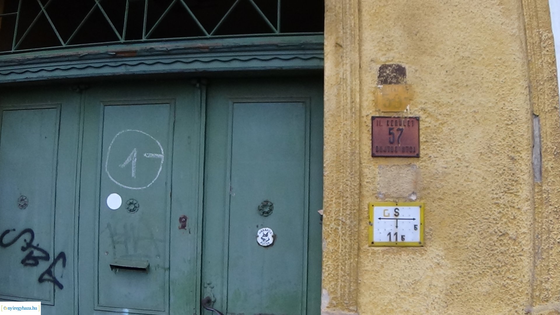 Csütörtök este a Bujtos utcára riasztották a tűzoltókat