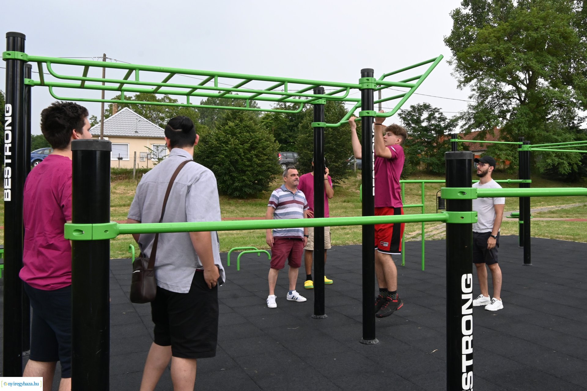 Csütörtökön sportnapot tartottak a "Gyermekeinkért 16" Alapítvány Erasmus program résztvevői