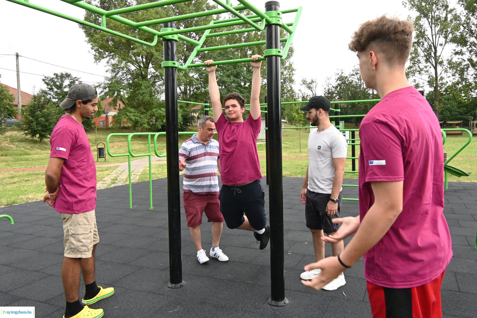 Csütörtökön sportnapot tartottak a "Gyermekeinkért 16" Alapítvány Erasmus program résztvevői