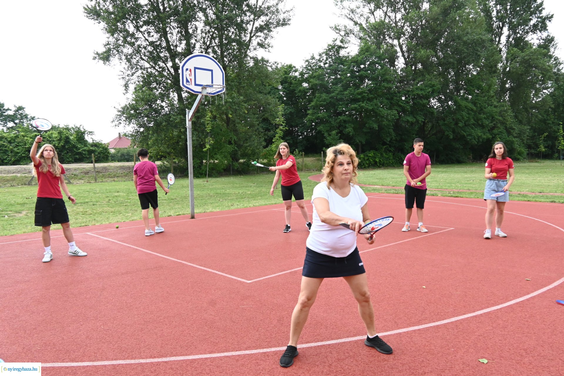 Csütörtökön sportnapot tartottak a "Gyermekeinkért 16" Alapítvány Erasmus program résztvevői