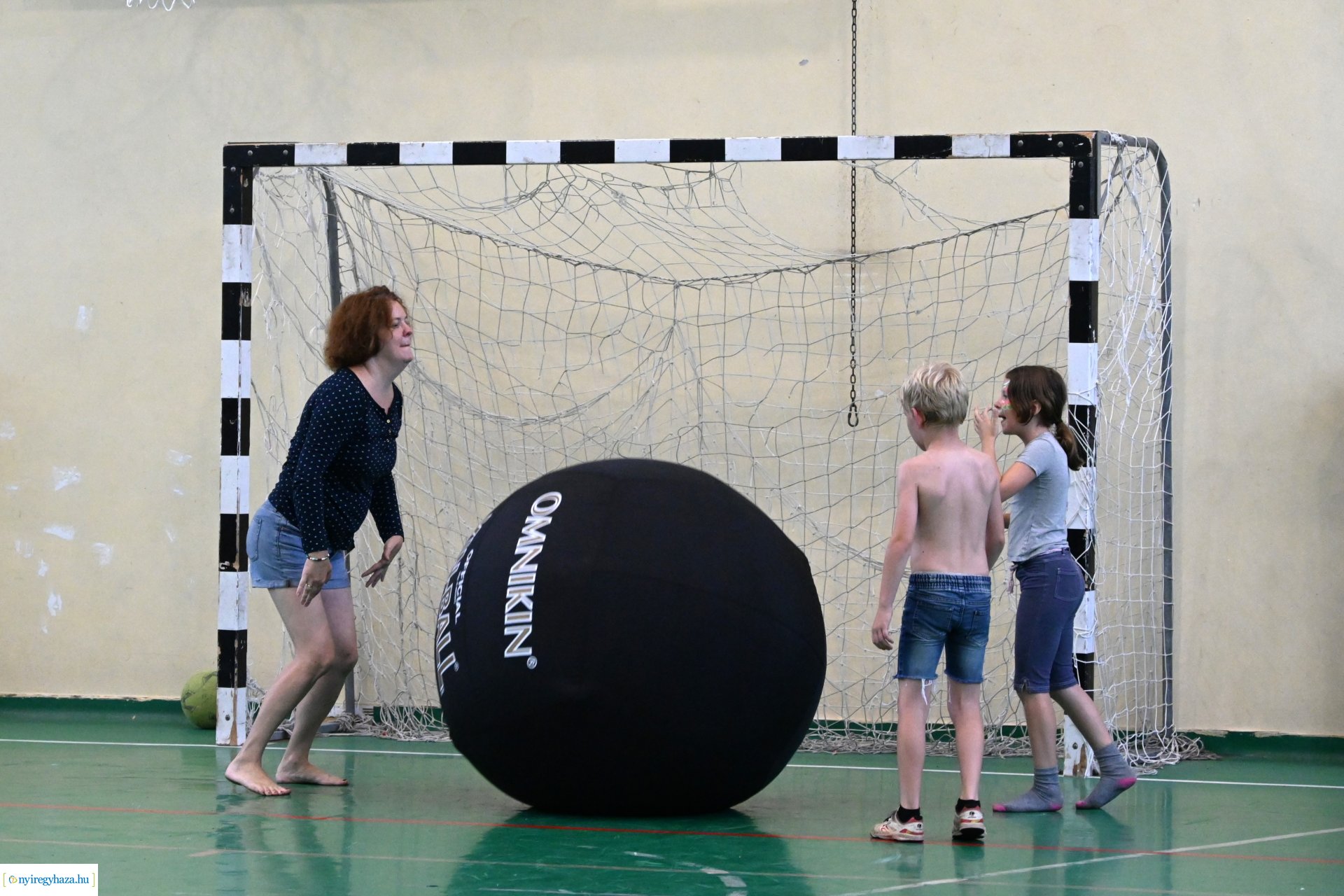 Csütörtökön sportnapot tartottak a "Gyermekeinkért 16" Alapítvány Erasmus program résztvevői