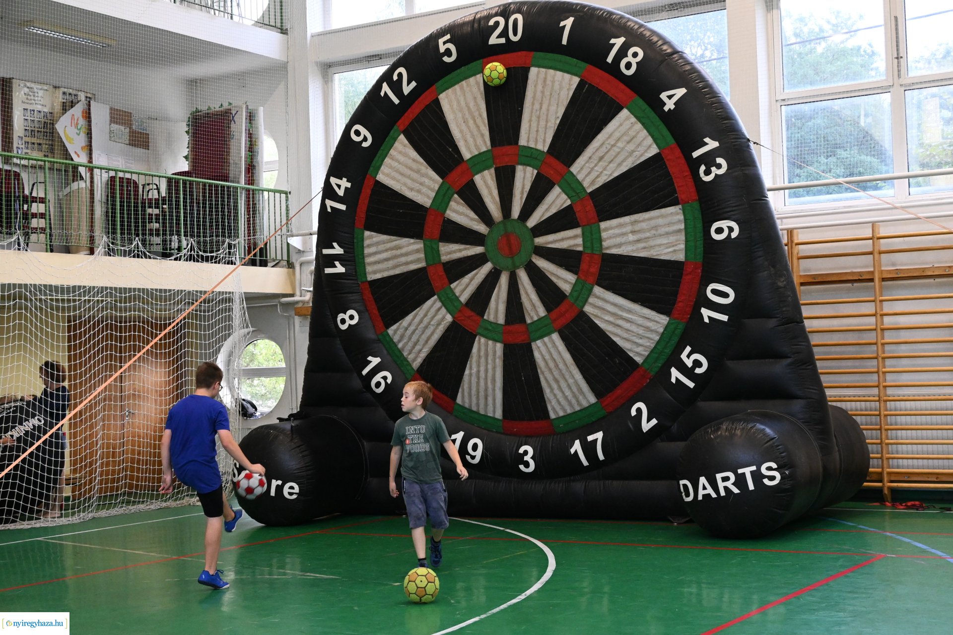 Csütörtökön sportnapot tartottak a "Gyermekeinkért 16" Alapítvány Erasmus program résztvevői