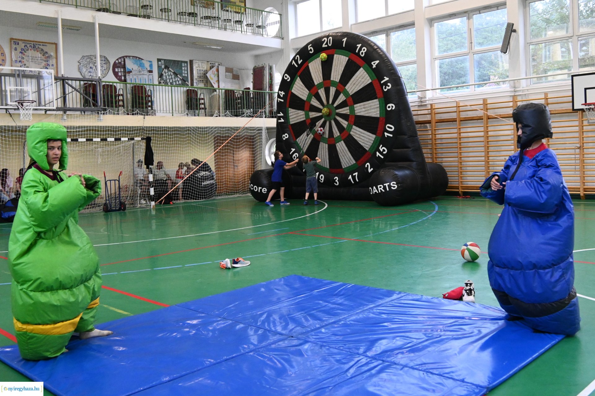 Csütörtökön sportnapot tartottak a "Gyermekeinkért 16" Alapítvány Erasmus program résztvevői