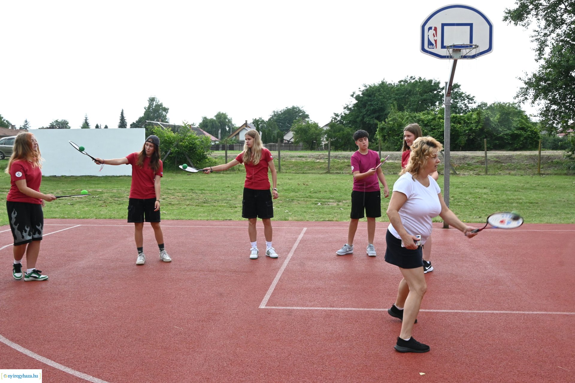 Csütörtökön sportnapot tartottak a "Gyermekeinkért 16" Alapítvány Erasmus program résztvevői
