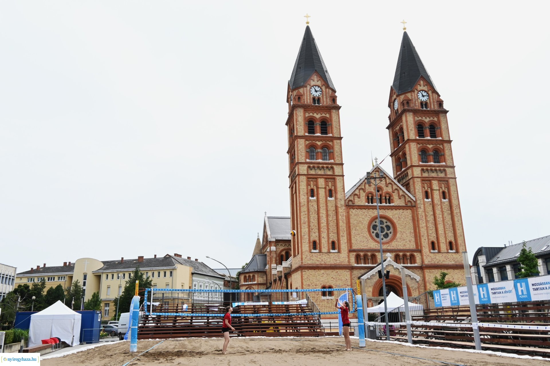 Csütörtöktől a röplabdáé a főszerep a belvárosban