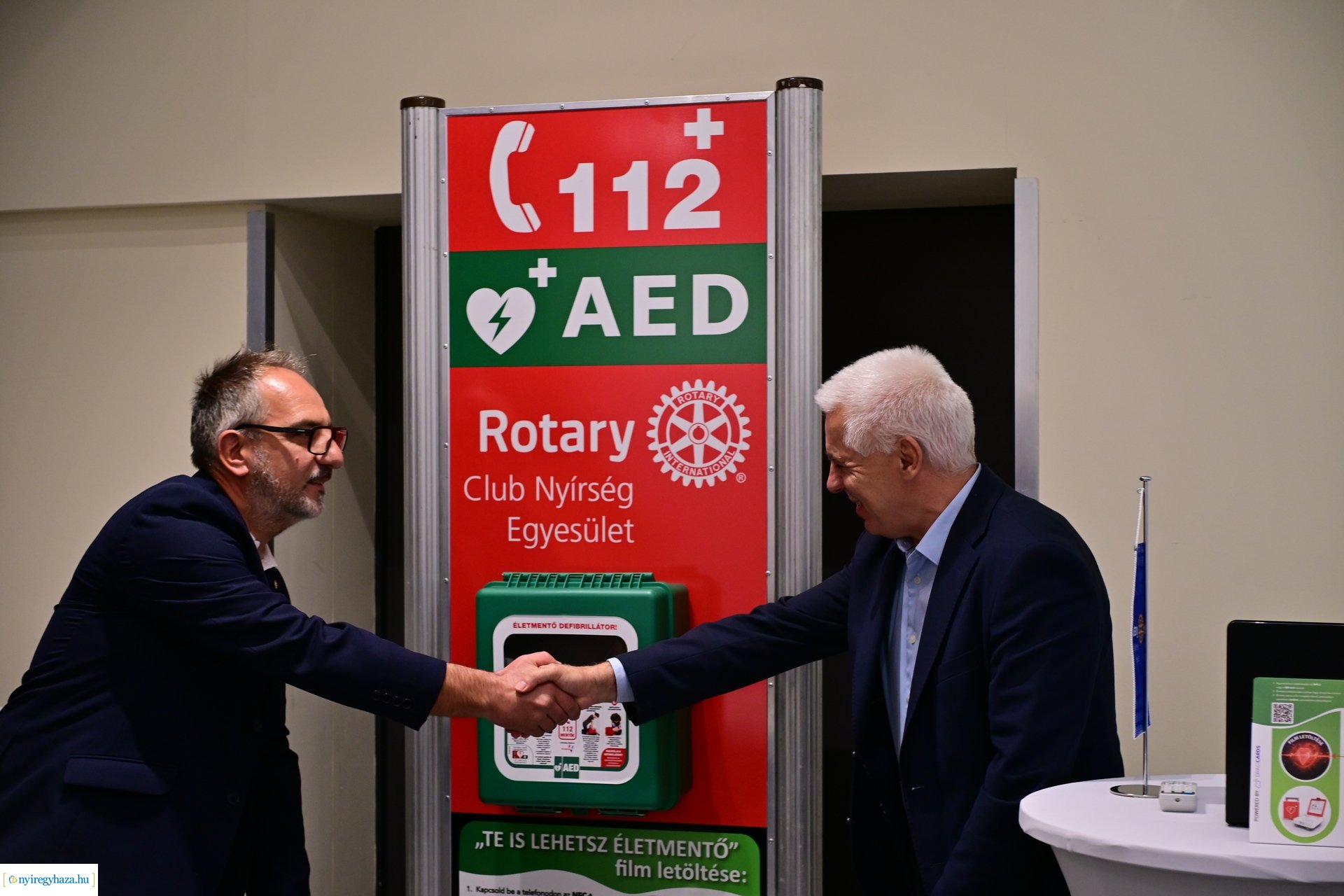 Defibrillátor a Rotary-tól 2024