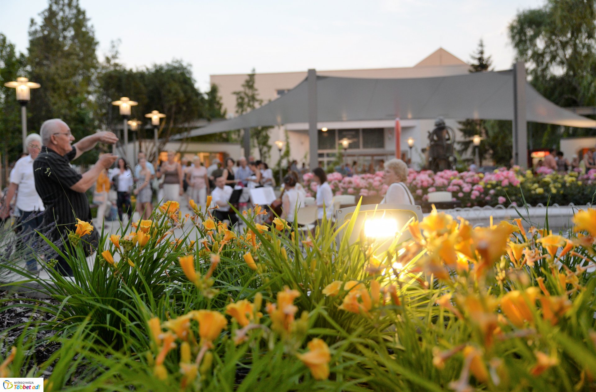 Delila premier a Rózsakert Szabatéri Színpadon