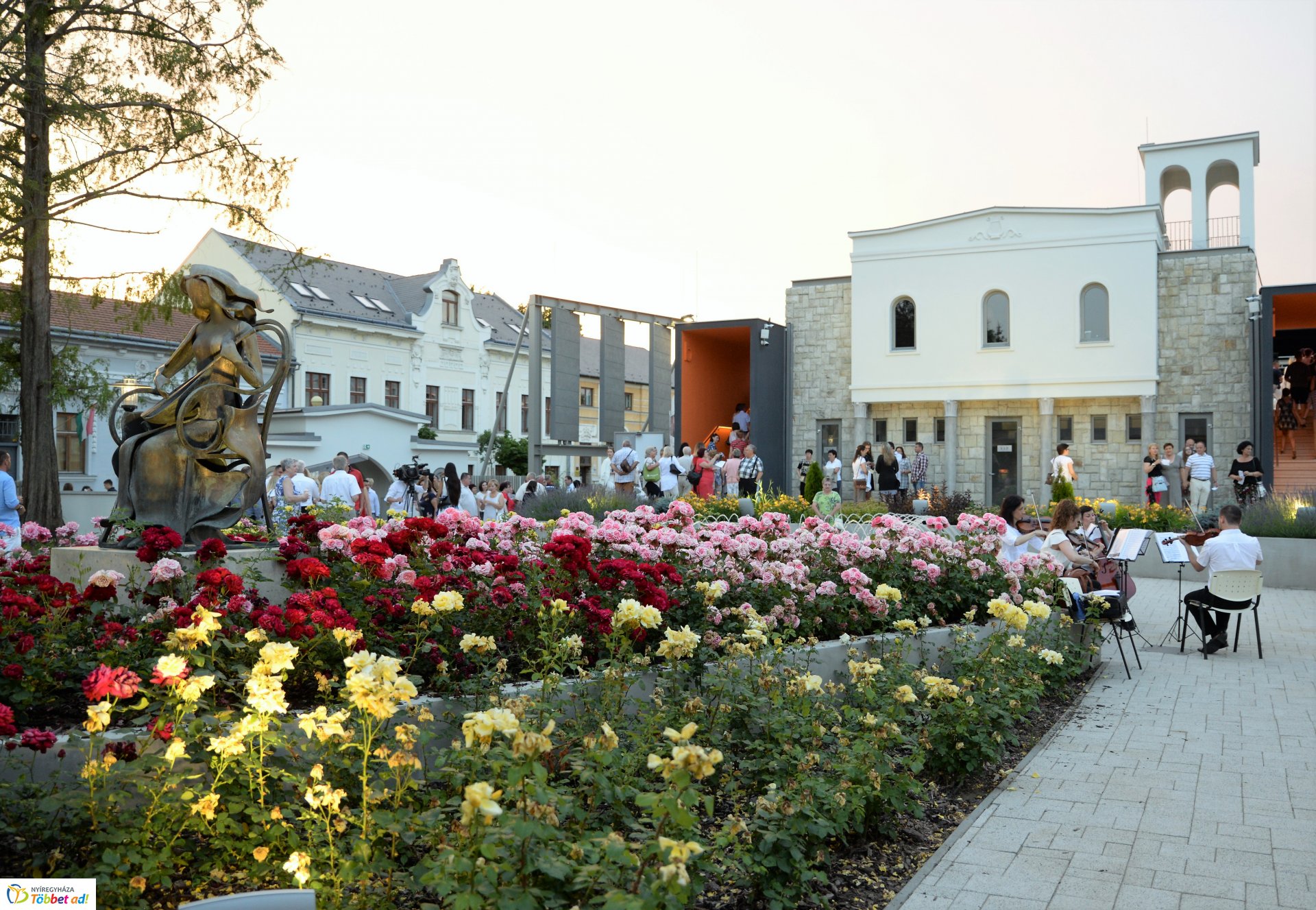 Delila premier a Rózsakert Szabatéri Színpadon