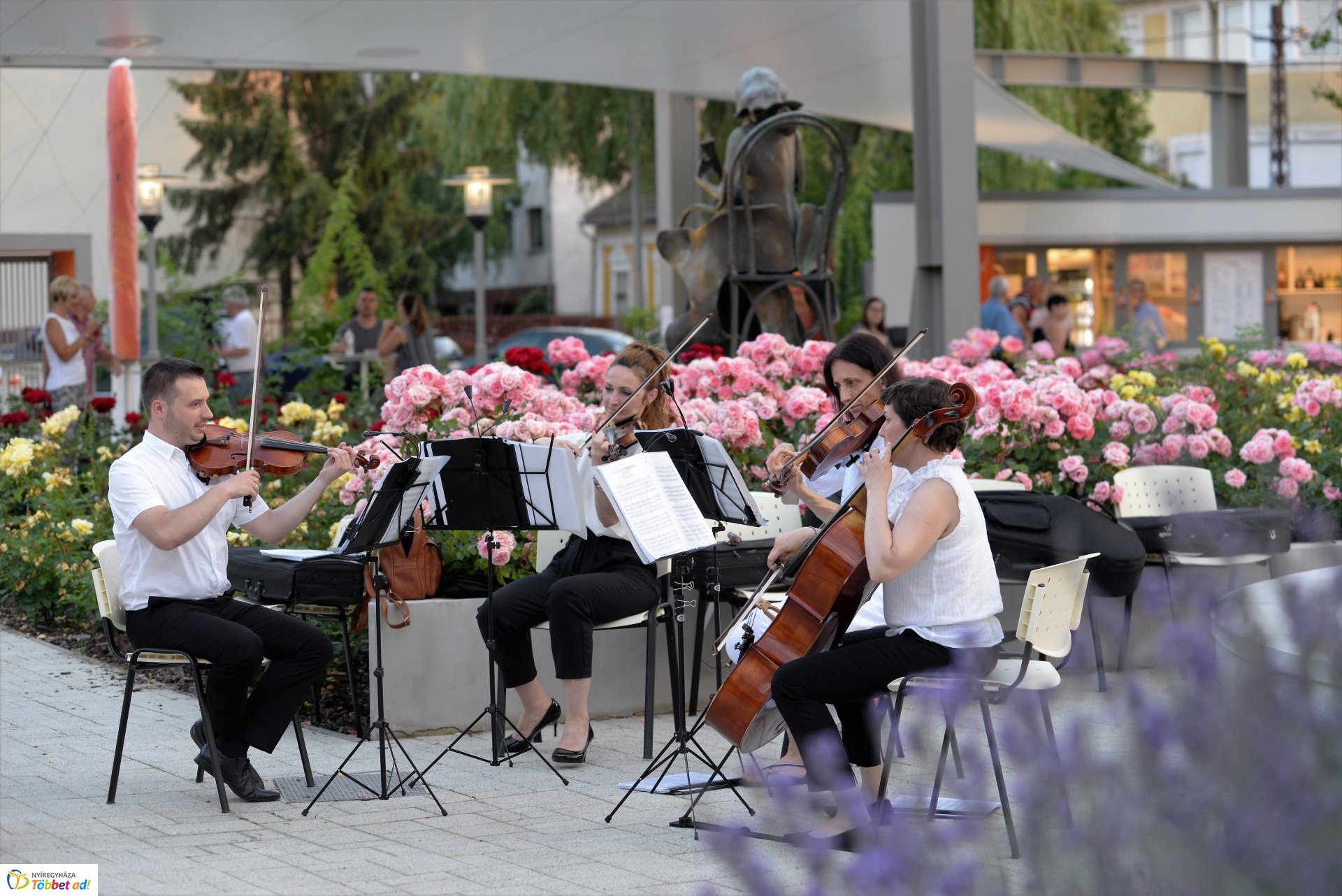 Delila premier a Rózsakert Szabatéri Színpadon