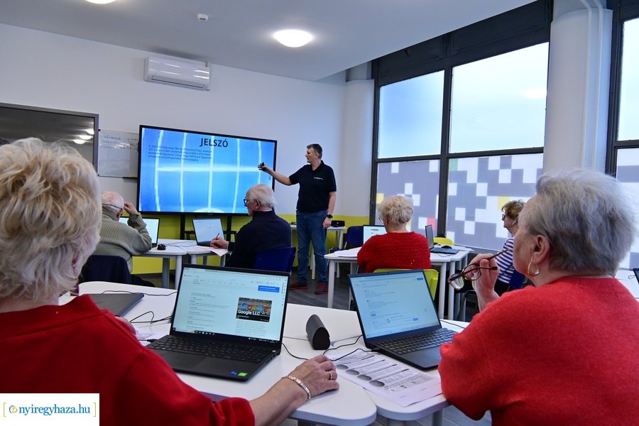 Digitális kortalanság Nyíregyházán