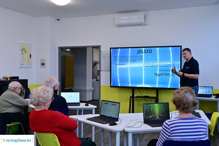 Digitális kortalanság Nyíregyházán