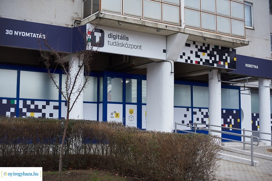 Digitális Tudásközpont átadó