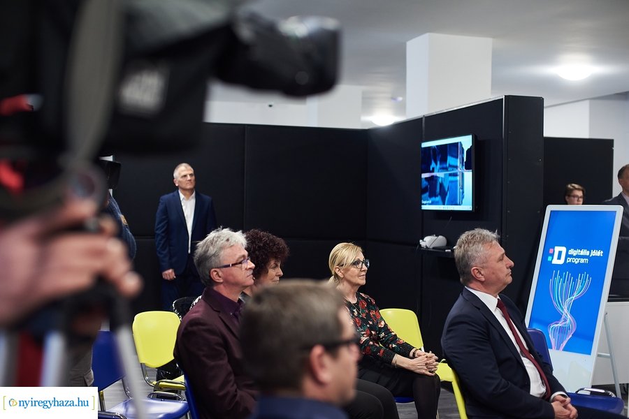 Digitális Tudásközpont átadó