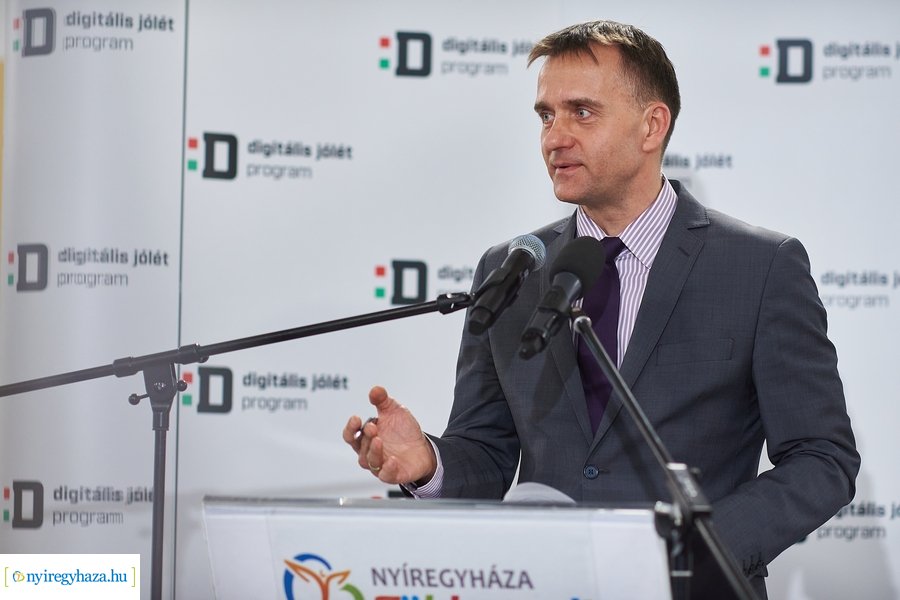 Digitális Tudásközpont átadó