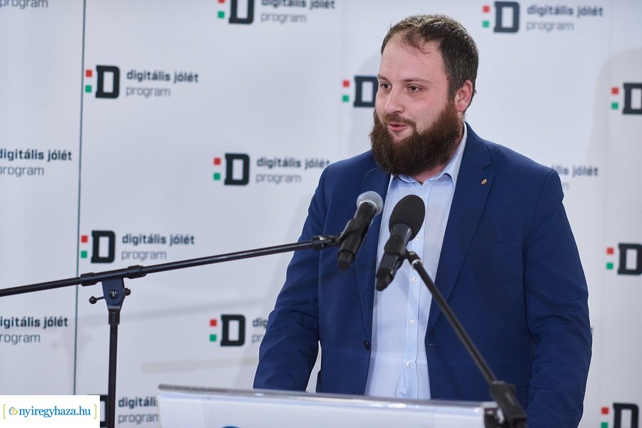 Digitális Tudásközpont átadó