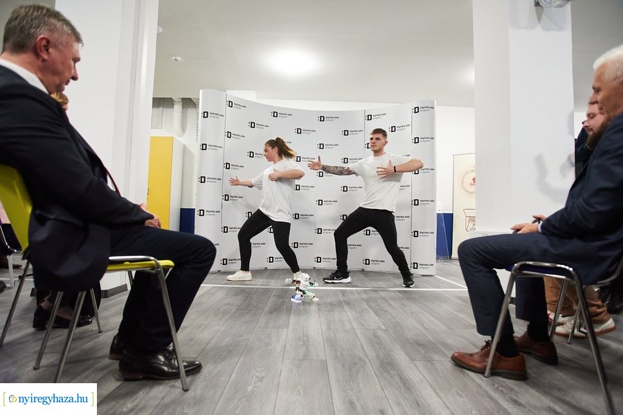 Digitális Tudásközpont átadó