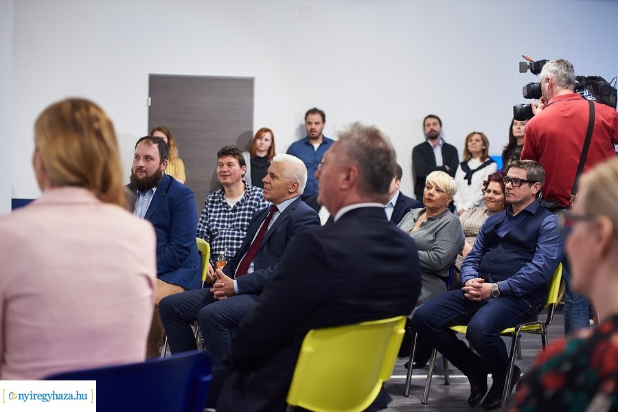 Digitális Tudásközpont átadó