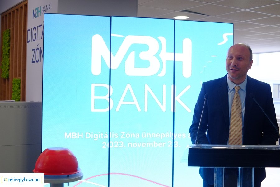 Digitális Zóna átadó a Nyíregyházi Egyetemen 20231123