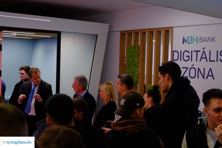 Digitális Zóna átadó a Nyíregyházi Egyetemen 20231123