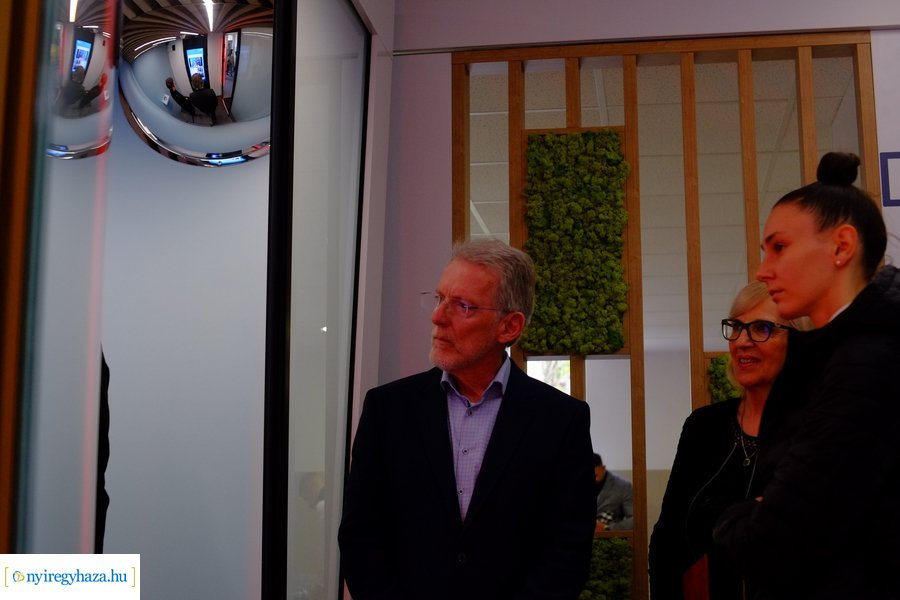 Digitális Zóna átadó a Nyíregyházi Egyetemen 20231123