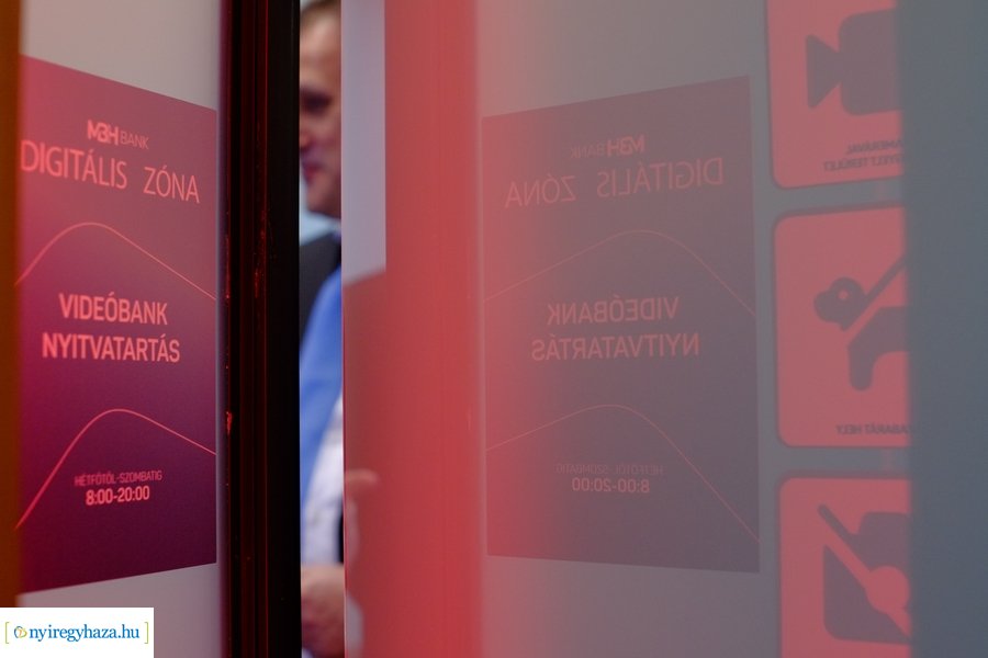 Digitális Zóna átadó a Nyíregyházi Egyetemen 20231123