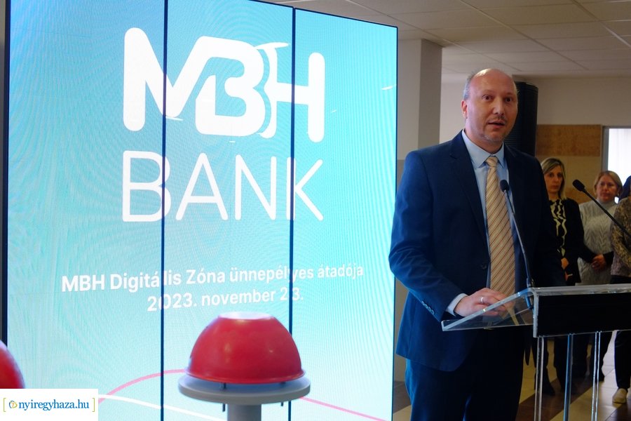 Digitális Zóna átadó a Nyíregyházi Egyetemen 20231123