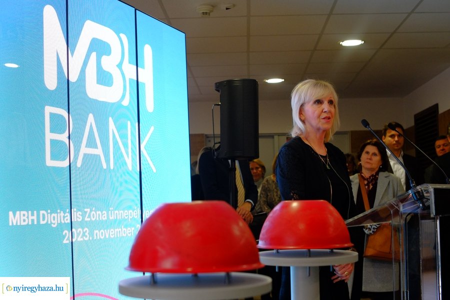 Digitális Zóna átadó a Nyíregyházi Egyetemen 20231123