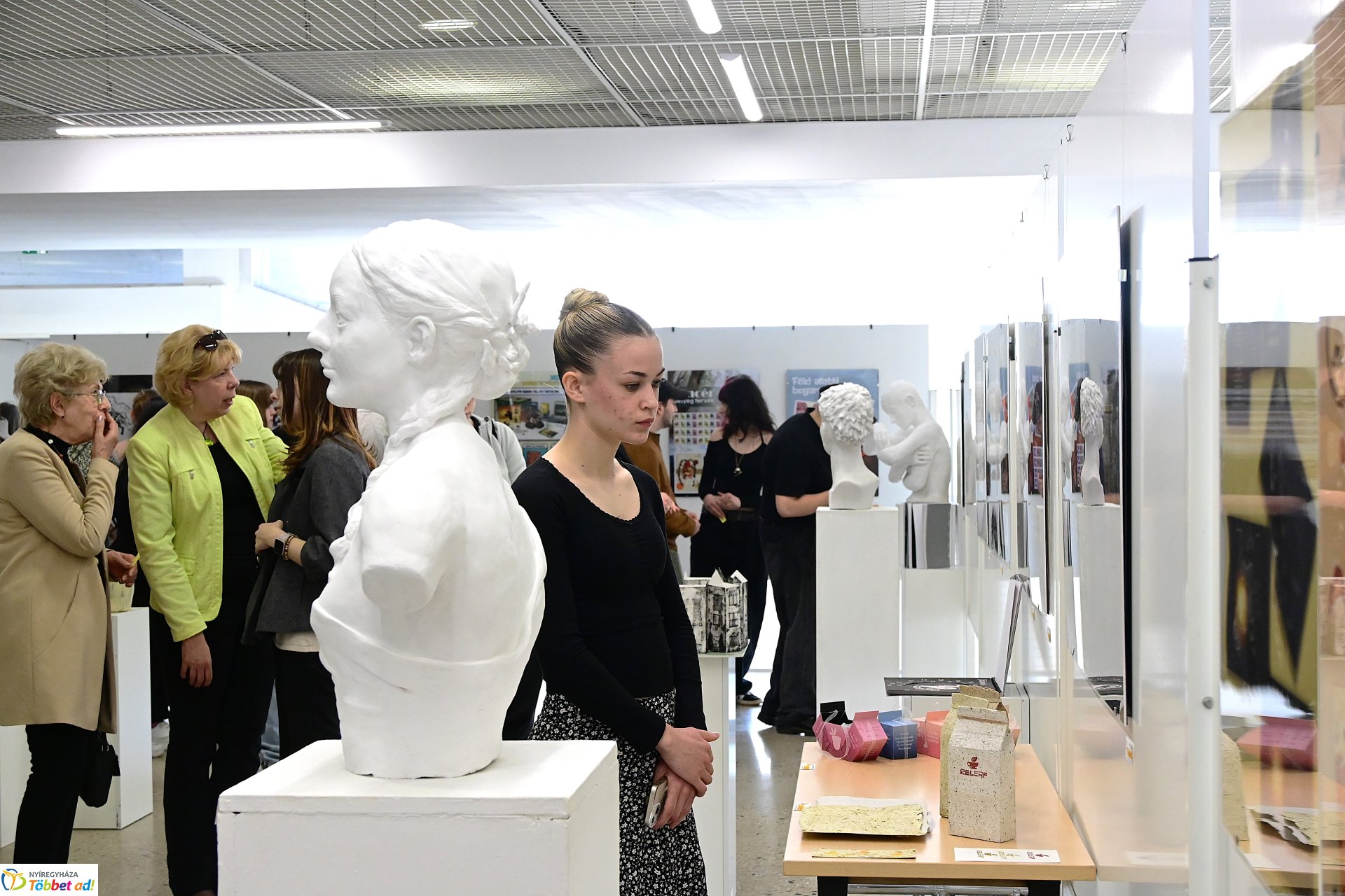 DIMENZIÓK - pályázati kiállítás a VMKK-ban