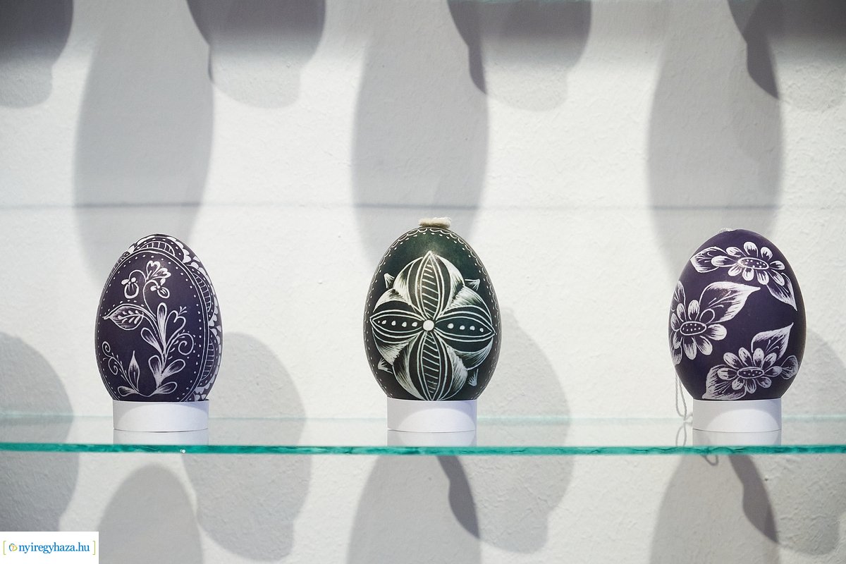Díszes tojások a múzeumban