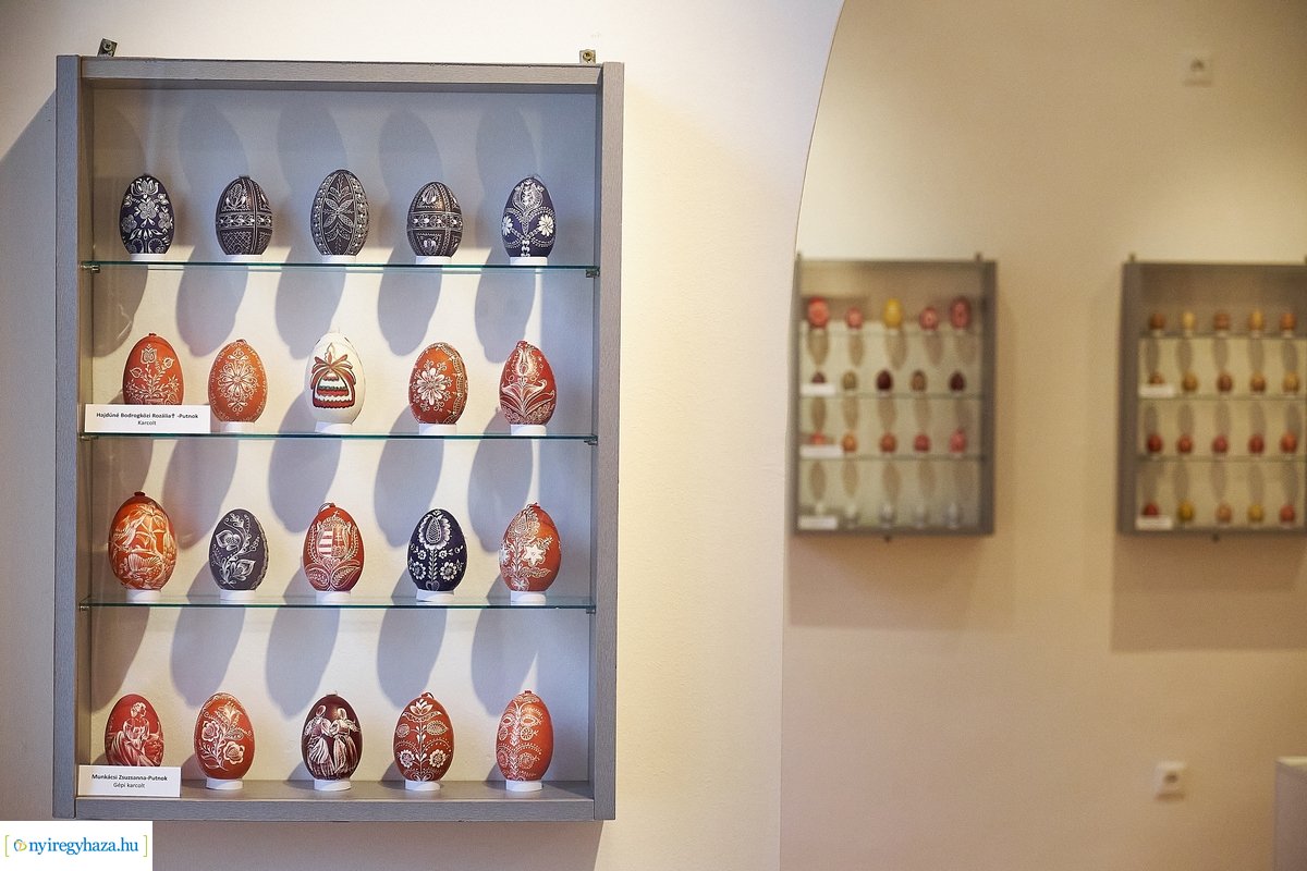 Díszes tojások a múzeumban