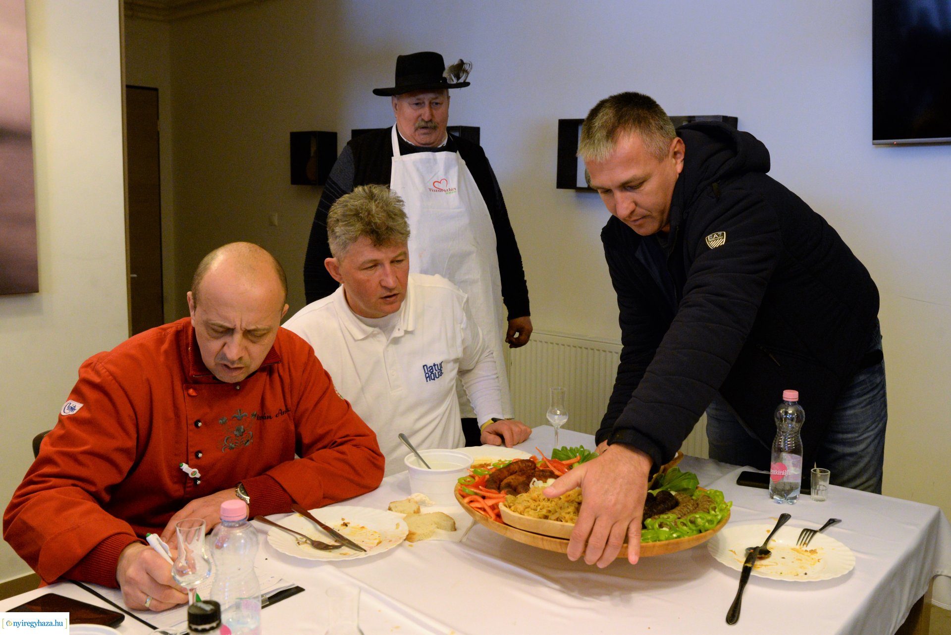 Disznótoros fesztivál zsűrizés